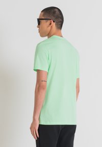 Thumbnail Image 2
