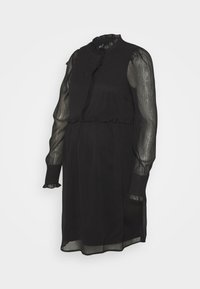 Vestido preto com gola alta, frente plissada, mangas longas transparentes e uma silhueta fluída, apresentando detalhes gathered nos punhos e na barra.