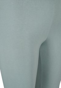 Zizzi 3/4-LENGTH  - Legíny - kalhoty  - chinois green