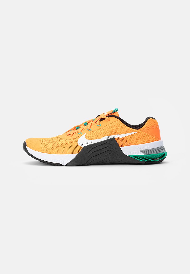 Nike Performance METCON 7 UNISEX - Sapatilha de treino - total orange/white-dark smoke grey-clear particle grey-black