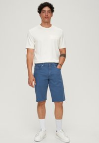 s.Oliver STRETCH - Jeansshort - blau