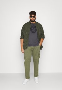 Only & Sons ONSNFL LIFE TEE - T-shirt estampada - asphalt