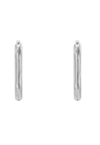 Orecchini in metallo color argento con un design cilindrico allungato e slanciato, caratterizzati da una superficie liscia e da sottili accenti tondeggianti.