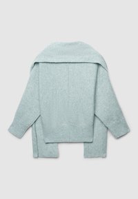 Himmelblauer, strukturierter Strick-Cardigan mit breitem Kragen, offenem Vorderteil und langen Ärmeln. Weiches Material. Hat einen lässigen, übergroßen Schnitt.