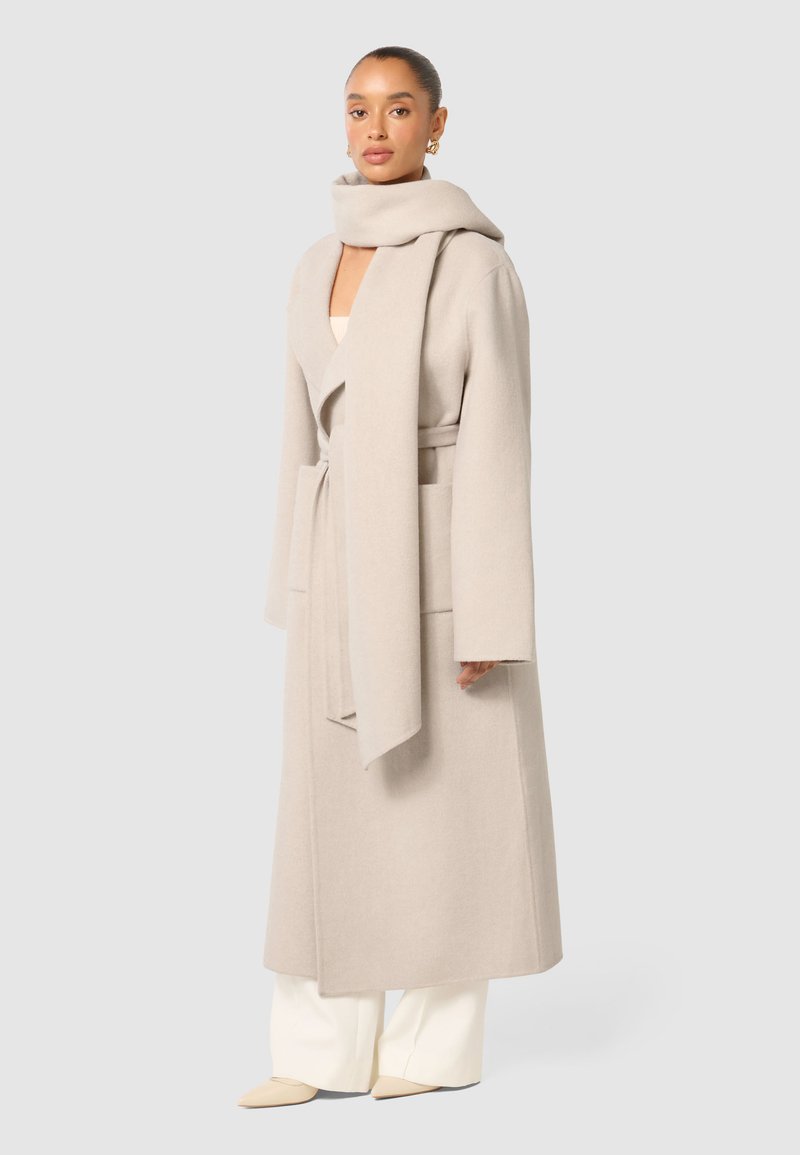 Forever New Petite MARIA SCARF COAT - Κλασικό παλτό - cream