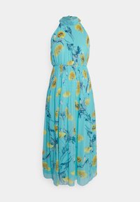 En lång ärmlös klänning i ljusblått tyg med gula och blå blommönster. Designen inkluderar en rynkad midja och hög neck.