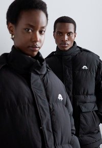 MARINE SERRE SPORT PUFFER COAT UNISEX - Téli dzseki - black