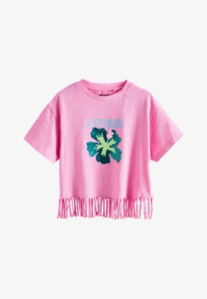 Lyserød crop top med korte ærmer og frynsekant, grønt blomsterpailletdesign og blå "SUM IT PARADISE" tekst på fronten.