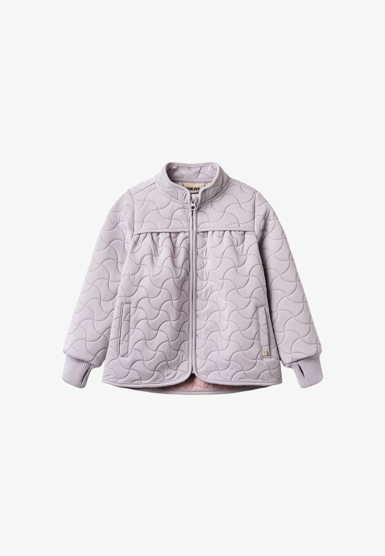 Veste matelassée violet clair avec fermeture à glissière frontale complète, deux poches latérales, col montant et poignets côtelés, présentée à plat sur fond blanc.