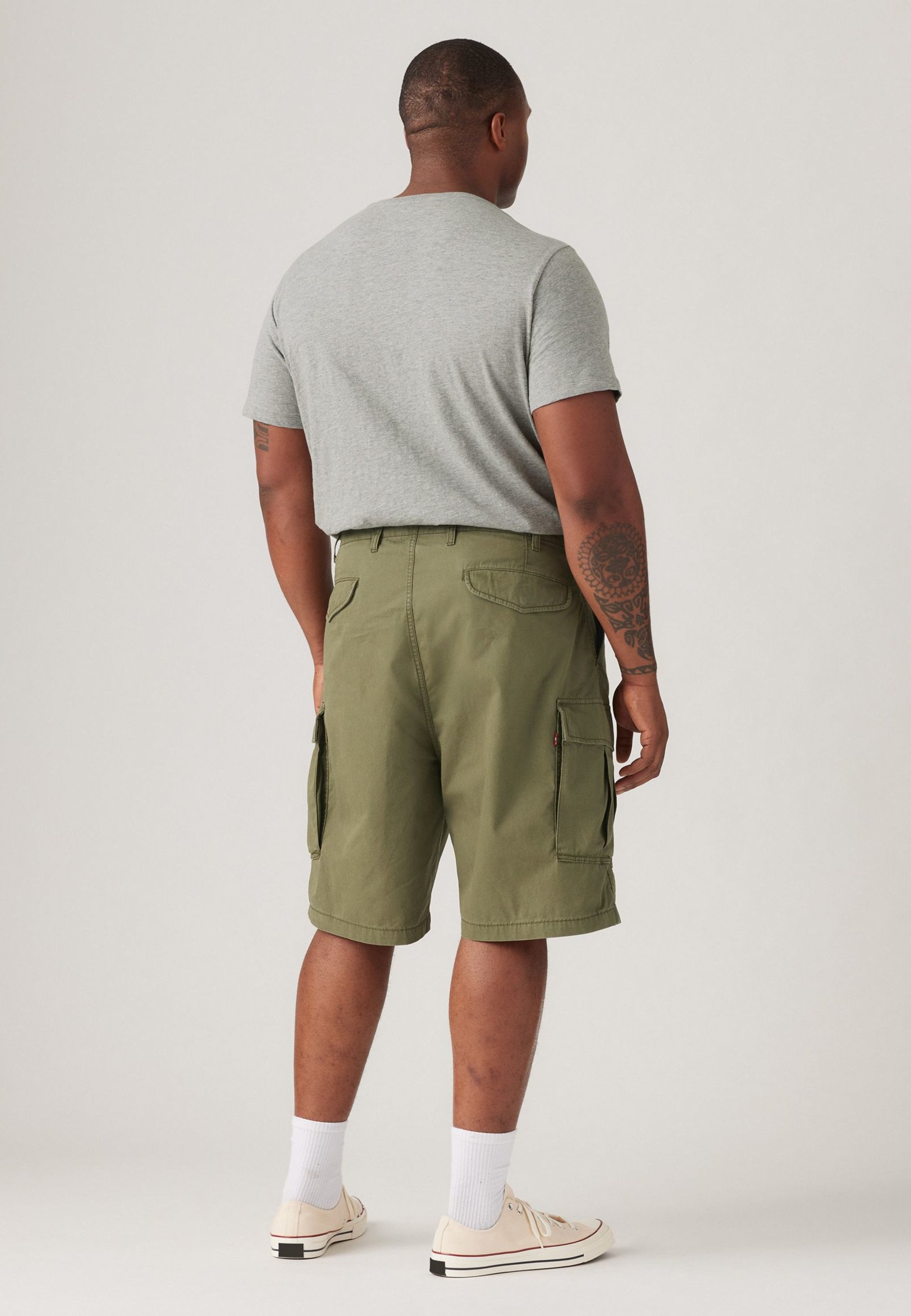 Levi's® Plus CARRIER CARGO SHORT II - Shorts - olive night/khaki