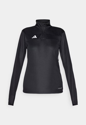 Pulover sport negru cu guler cu fermoar pe jumătate, mâneci lungi, logo alb pe piept și material texturat pentru respirabilitate.