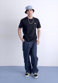 Thumbnail Image 2