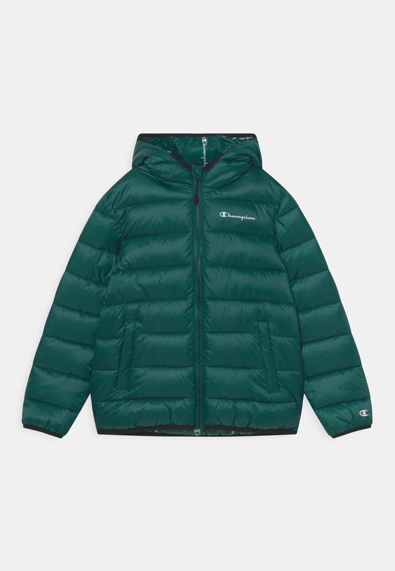 Grøn hættepufferjakke med frontlynlås, sidelommer og hvid Champion-logo på brystet og ved ærmekanten.