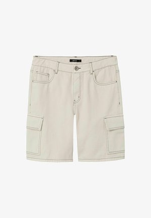 Beżowe szorty cargo z zapięciem na guzik, dwoma bocznymi kieszeniami i dwoma kieszeniami cargo. Wykonane z wytrzymałej tkaniny z kontrastowymi szwami.