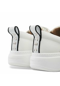 ALEXANDER SMITH WEMBLEY - Sneaker low - gold