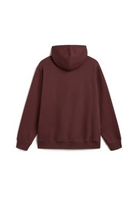 Bourgogne huvtröja, blandning av bomull, mjuk textur, avslappnad passform, känguruficka, ribbad mudd och nederkant. Bakvy visar huvdets detalj.