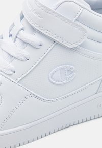 Champion REBOUND VINTAGE MID - Košarkarski copati - triple white