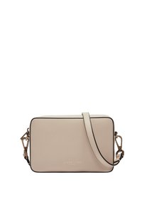 Beige Leder Crossbody Tasche mit rechteckiger Form, schwarzem Besatz und goldenem Logo. Verfügt über einen abnehmbaren Trageriemen und metallische Hardware-Details.