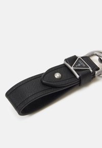 Guess CERTOSA SAFFIANO UNISEX - Privjesak za ključeve - black