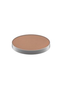 Poudre compacte ronde avec une surface lisse et mate dans une teinte marron chaud. Cerclage en aluminium, présentant un design élégant et une esthétique minimaliste.