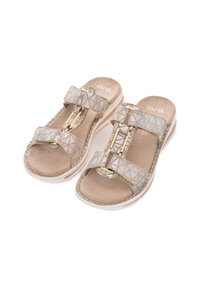 Lichtbeige sandalen met geometrische patronen, gouden hardwareaccenten, open teen en gecushioneerde zolen. Beschikt over twee verstelbare banden.