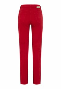 Pantaloni in cotone rossi con design a gamba dritta, dotati di tasche posteriori e etichetta in vita. Tessuto liscio senza motivi visibili.