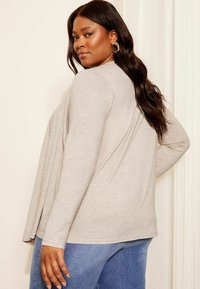 Curves Like These REGULAR FIT - Kardigán - cream