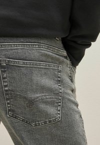 Next AUTHENTIC - Siaurėjantys džinsai - washed grey