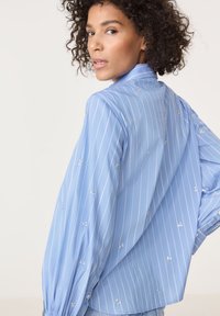 Gerry Weber LANGARM MIT DEKOR - Button-down blouse - dawn white stripes