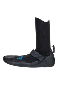 Czarne wodoodporne buty z neoprenu z dopasowanym kostką, podzielonym palcem, gumową podeszwą i regulowanym paskiem na rzep. Posiada niebieski detal z logo.