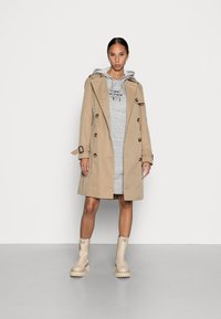 Tommy Hilfiger TEXT FLOCK SHORT HOODIE - Vestido de dia - light grey heather