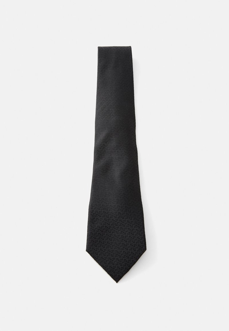 Cravat neagră cu un model texturat, care se îngustează spre un capăt ascuțit. Fabricată dintr-un material neted, cu un design subtil. Dimensiunile par standard.