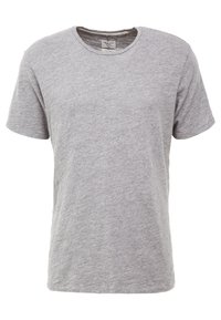 Szary t-shirt z krótkim rękawem, wykonany z miękkiego, bawełnianego materiału, z okrągłym dekoltem i gładką teksturą, bez widocznych wzorów ani akcentów.
