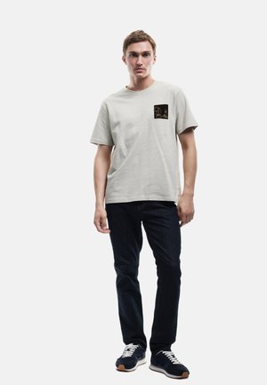 EMBROIDERED - Camiseta estampada - beige