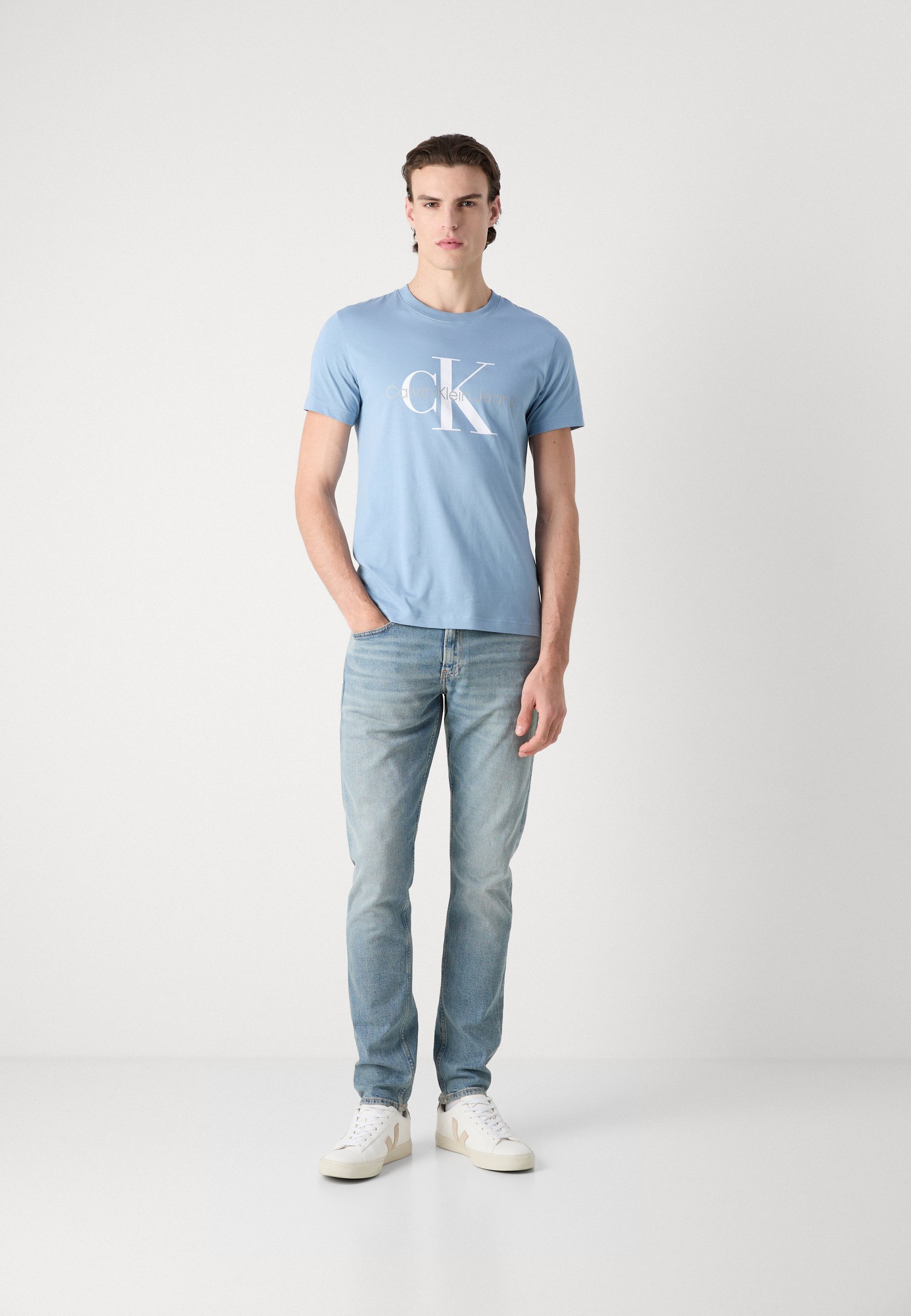 【  Jeans】monologo sleeveless t-shirt in blue Calvin Klein Jeans MONOLOGO SLEEVELESS TEE - Top - dusk blue