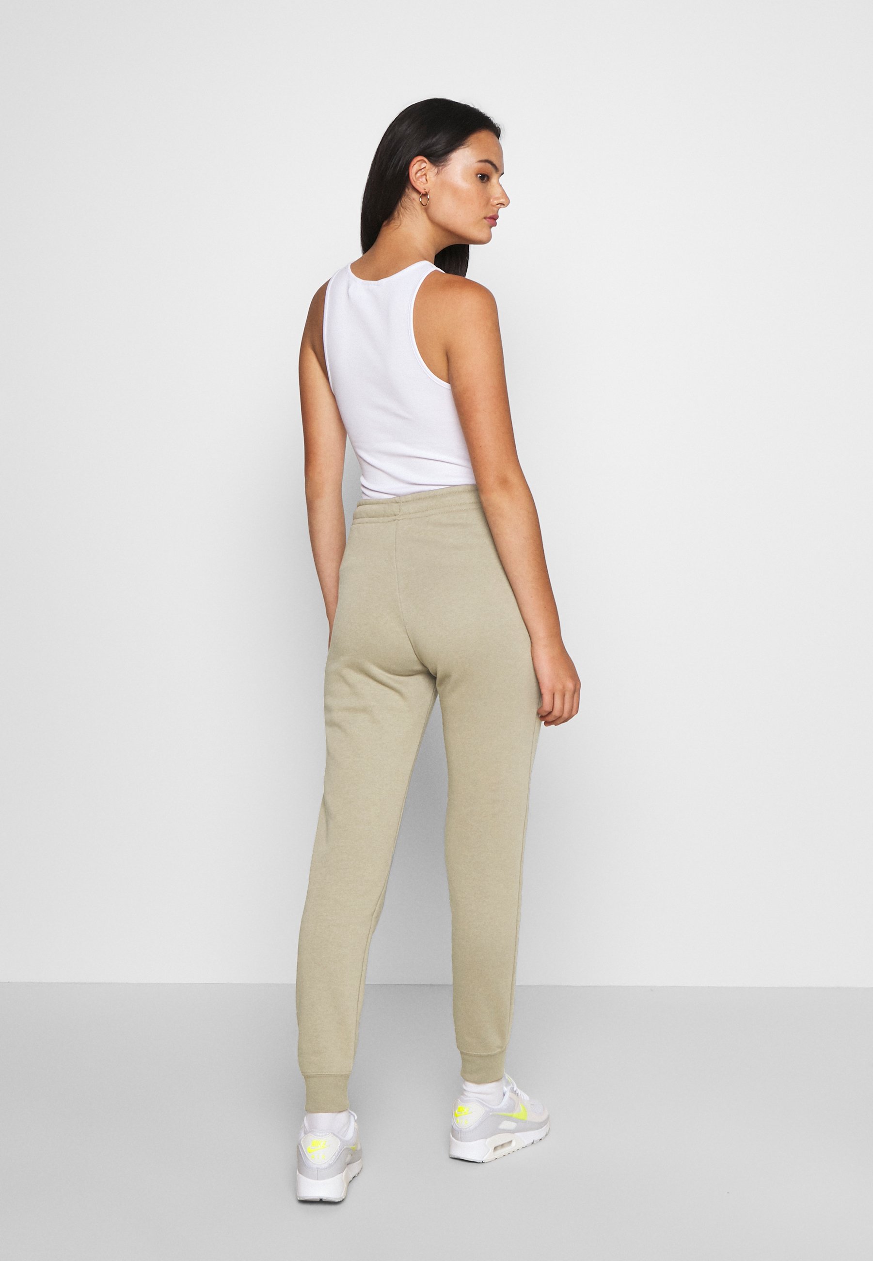 Nike Sportswear Joggebukse mystic stonewhitegrønn Nike Sportswear Joggebukse mystic stonewhitegrønn