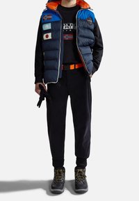 Napapijri Sudadera - black