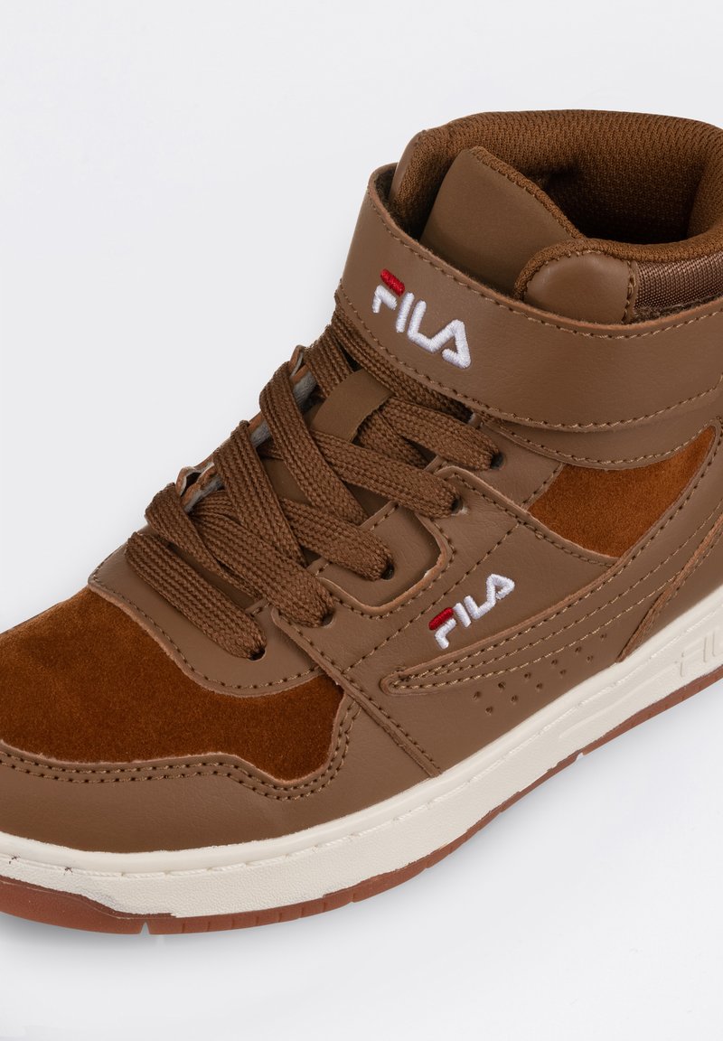 basket fila marron