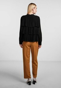 YAS KALAYA - Camicia - black