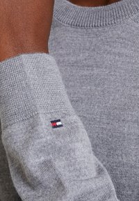 Tommy Hilfiger Sweter