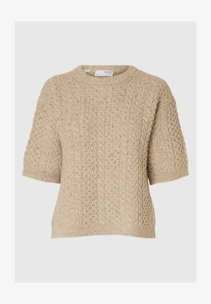 Beige strikket sweater med korte ærmer, der har et struktureret kabelmønster og en rund halsudskæring. Blødt stof med en ribbet kant.