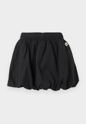 Schwarzer kurzer Nike-Rock mit elastischem Bund und gerafftem Saum, mit kleinem weißem Nike-Logo auf der rechten Seite.