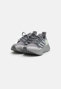 adidas Performance ULTRABOOST 5 - Løbesko til landevejen - grey four/silver metallic/grey two