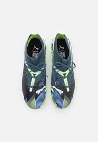 Puma FUTURE 7 MATCH MG JR UNISEX - Botines de fútbol para terreno firme - gray skies/white/fizzy apple