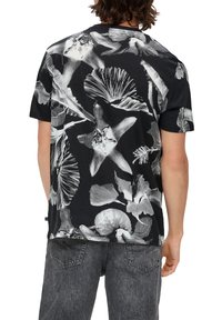 QS - T-shirt z nadrukiem