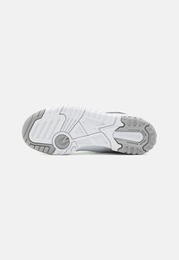 New Balance 550 UNISEX - Baskets basses - grey/white/antracite