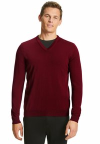 Burgunderfarbener V-Ausschnitt-Pullover aus weichem Strickstoff, mit langen Ärmeln und taillierter Silhouette, sowie gerippten Bündchen und Saum.