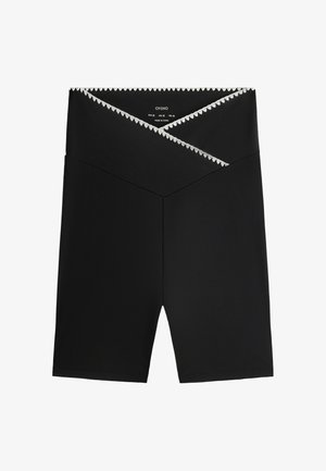 OYSHO, COMFORTLUX V-WAIST 10CM HOT PANTS WITH CONTRAST STITCHING - Short - black