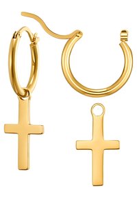 Orecchini a cerchio in oro con una finitura liscia, caratterizzati da un design incrociato. Include un orecchino con un charm a forma di croce pendente.
