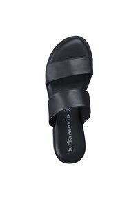 Sandale noire à glissière avec deux larges sangles en cuir souple. Semelle intérieure texturée, semelle plate, et logo de la marque imprimé sur le pied. Taille 37.